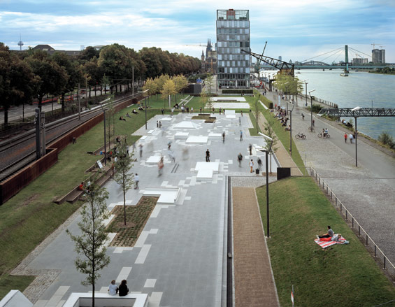 The long road to a new square | Cologne | metrobox architekten