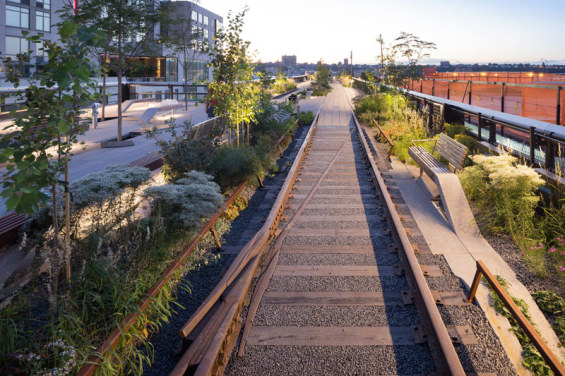 1406-High-Line-At-The-Rail-Yards---Photo-By-Iwan-Baan