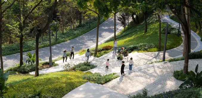 Honggang Park - people in the park
